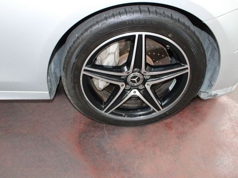Used 2018 Mercedes-Benz E 300 image 10