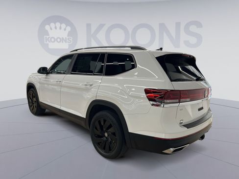 Used 2025 Volkswagen Atlas SE image 4