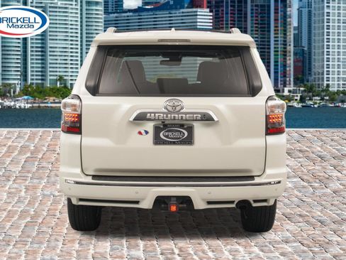 Used 2022 Toyota 4Runner Limited AWD/4WD image 6
