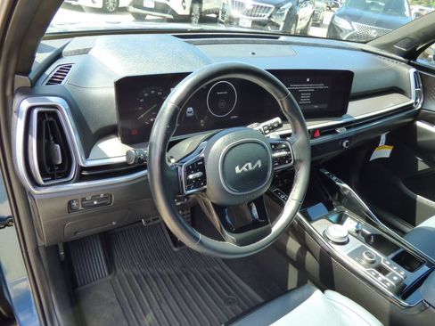 Used 2025 Kia Sorento SX Prestige AWD/4WD image 22