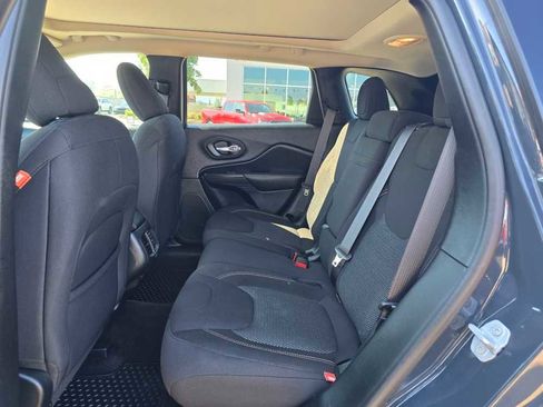 Used 2016 Jeep Cherokee 75th Anniversary image 16