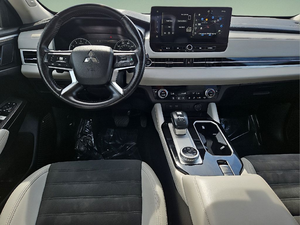 Used 2025 Mitsubishi Outlander SE AWD/4WD image 15