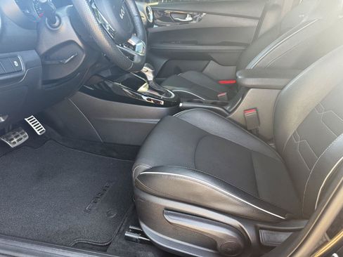 Used 2022 Kia Forte GT-Line FWD image 15