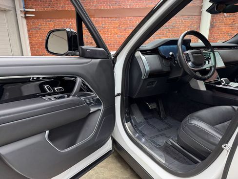 Used 2024 Land Rover Range Rover SE AWD/4WD image 9