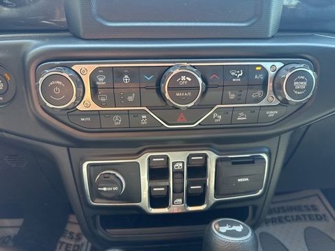 Used 2022 Jeep Wrangler Unlimited Sport AWD/4WD image 21