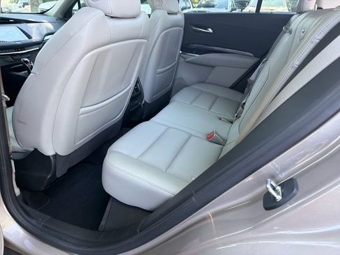 Used 2023 Cadillac XT4 Luxury w/ Cold Weather Package FWD image 21