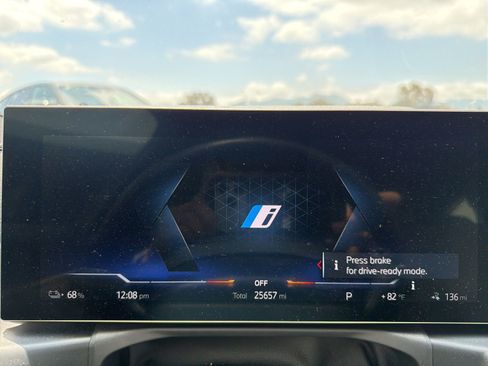 Used 2023 BMW i4 eDrive35 RWD image 6