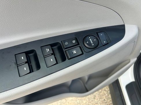 Used 2019 Hyundai Tucson Value AWD/4WD image 18