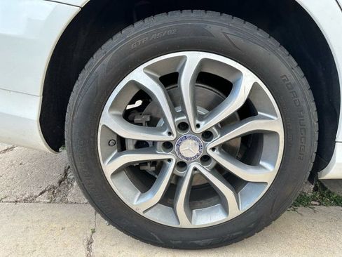 Used 2015 Mercedes-Benz C 300 4MATIC Sedan image 9