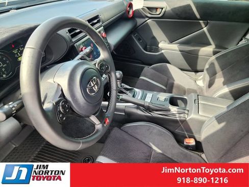 Used 2025 Toyota GR86 Premium w/ ALL Weather Mat Package (TMS) RWD image 25