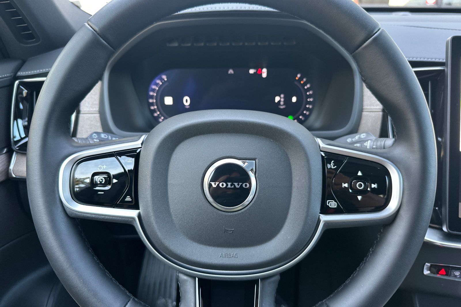 Certified 2026 Volvo XC90 B5 Core AWD/4WD image 29