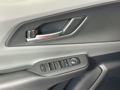 Used 2024 Toyota Prius XLE image 17