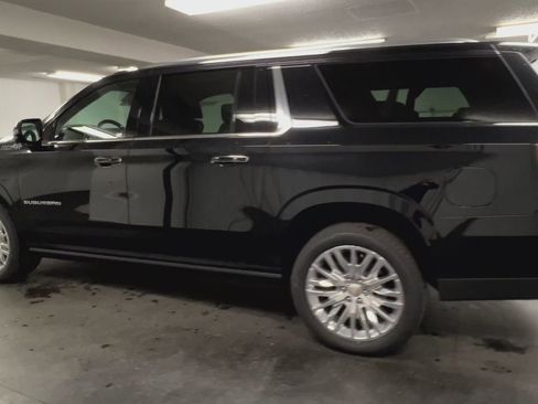 New 2025 Chevrolet Suburban High Country AWD/4WD image 42