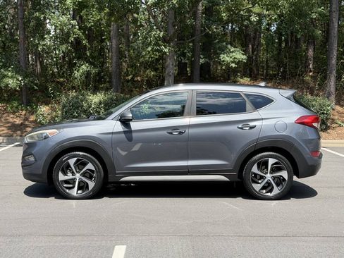 Used 2018 Hyundai Tucson Value w/ Cargo Package FWD image 4