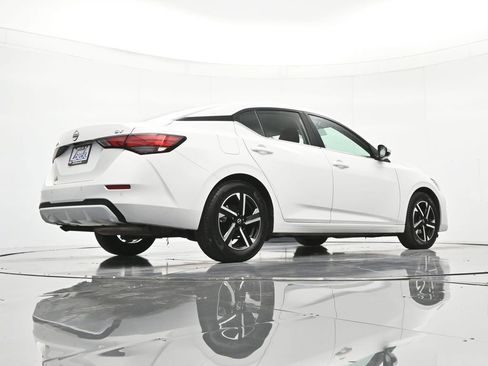 Used 2024 Nissan Sentra SV FWD image 39
