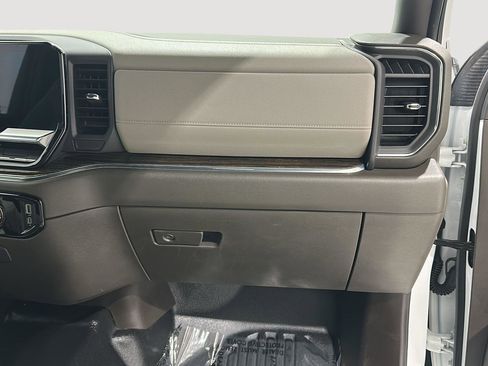 Used 2024 GMC Sierra 3500 SLE w/ SLE Convenience Package image 25