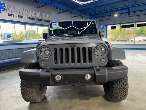 Used 2015 Jeep Wrangler Unlimited Sahara w/ Connectivity Group AWD/4WD image 10