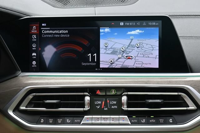 Used 2021 BMW X7 xDrive40i w/ M Sport Package AWD/4WD image 25