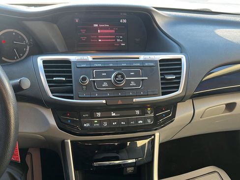 Used 2017 Honda Accord LX image 10