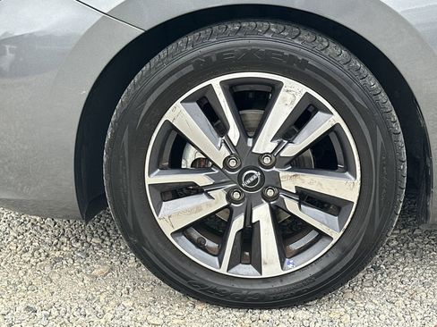 Used 2023 Nissan Versa SV image 11