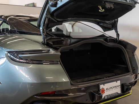 Used 2019 Aston Martin DB11 AMR image 38
