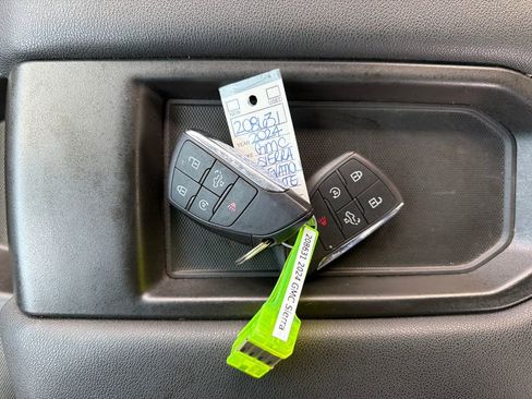 Used 2024 GMC Sierra 1500 Elevation image 34