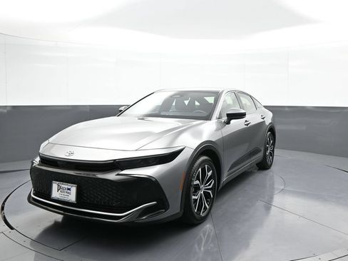 Certified 2023 Toyota Crown AWD/4WD image 1