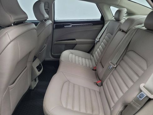 Used 2019 Ford Fusion SEL image 18