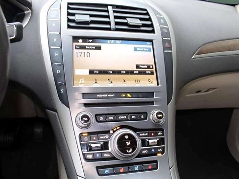 Used 2017 Lincoln MKZ Reserve image 16