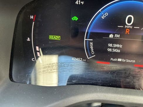 Used 2025 Toyota Camry LE image 12