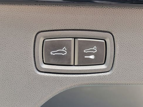 Used 2025 Porsche Macan 4S Electric image 32