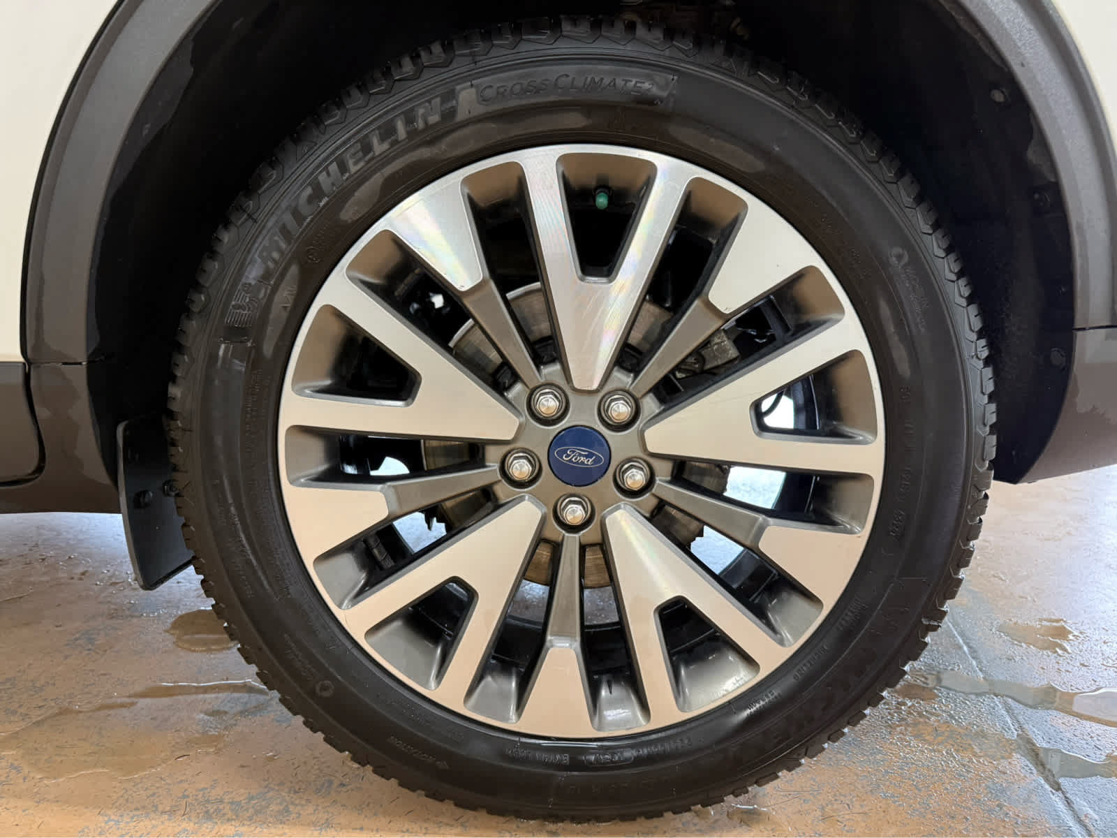 Used 2020 Ford Escape Titanium AWD/4WD image 10