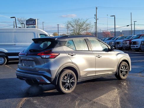 Used 2022 Nissan Kicks SR w/ Premium Package image 4