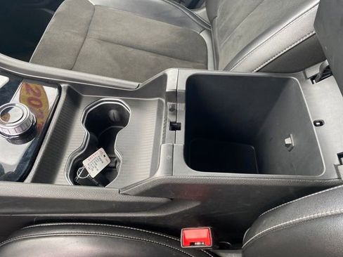 Used 2023 Jeep Grand Cherokee L Laredo image 13