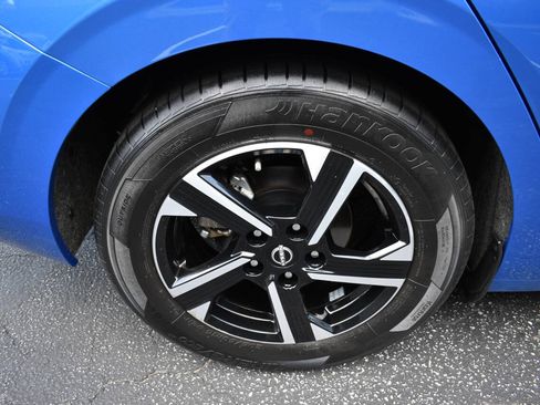 Used 2024 Nissan Sentra SV FWD image 37