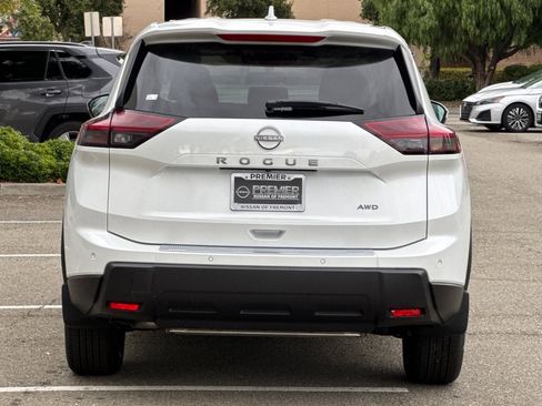 New 2026 Nissan Rogue SV image 5