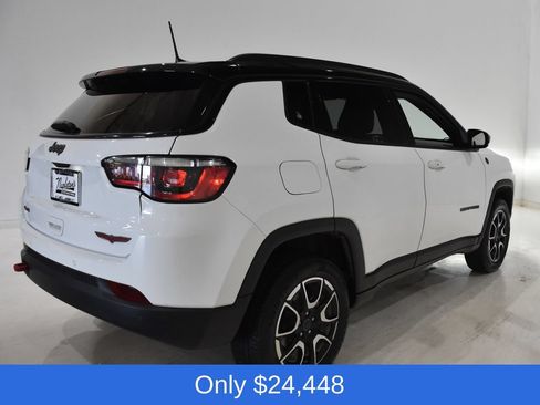 Used 2025 Jeep Compass Trailhawk AWD/4WD image 4