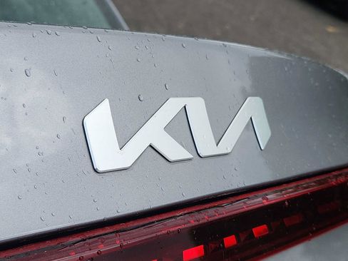 Used 2023 Kia Forte LXS w/ LXS Technology Package FWD image 28