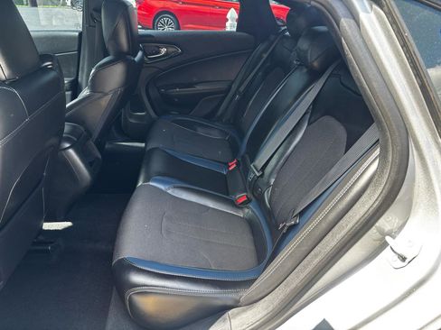 Used 2015 Chrysler 200 S AWD/4WD image 19
