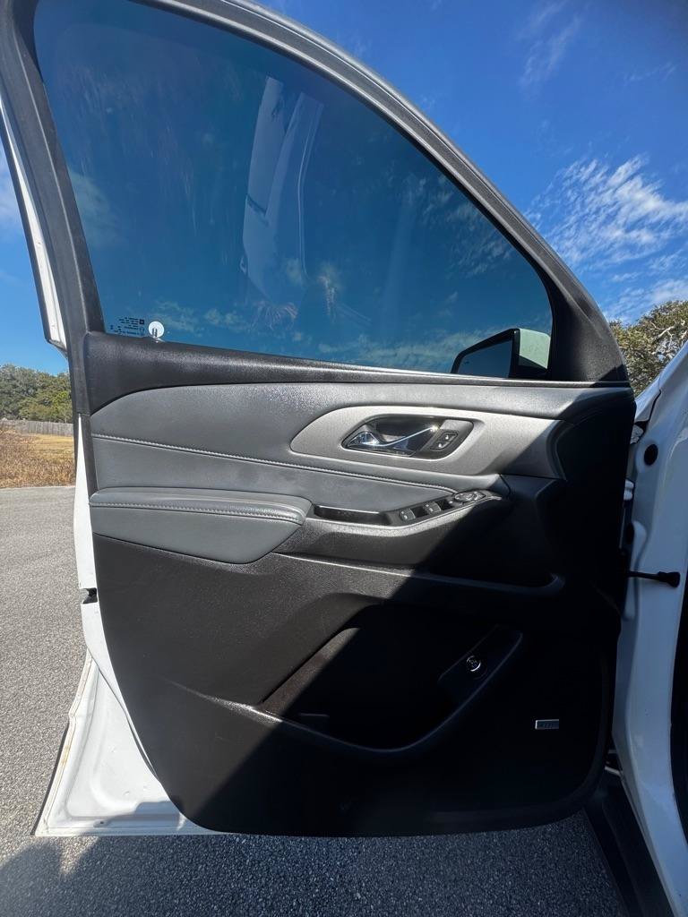 Used 2019 Chevrolet Traverse LT w/ LT Premium Package FWD image 9