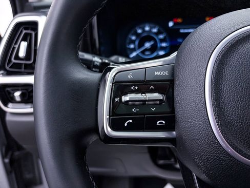 Used 2023 Kia Sorento SX image 35