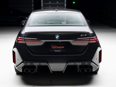 Used 2025 BMW M5 w/ Carbon Package image 25