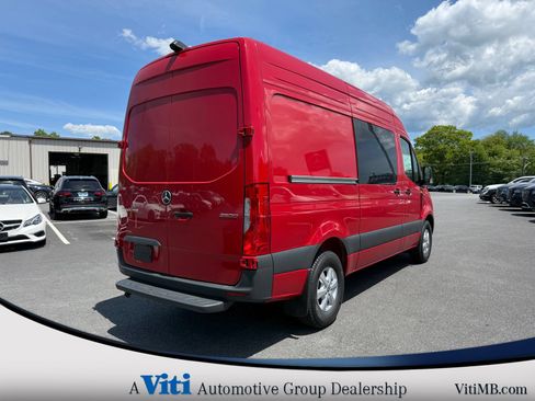 Used 2025 Mercedes-Benz Sprinter 2500 image 8