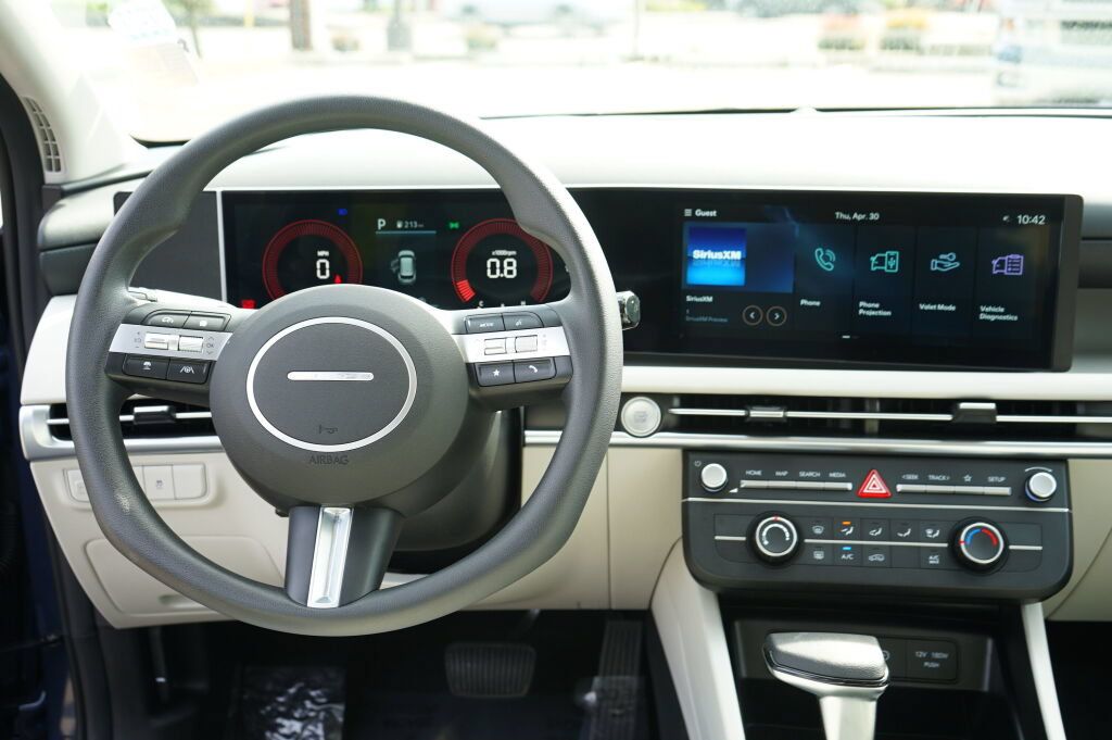 Certified 2025 Hyundai Tucson SE FWD image 21