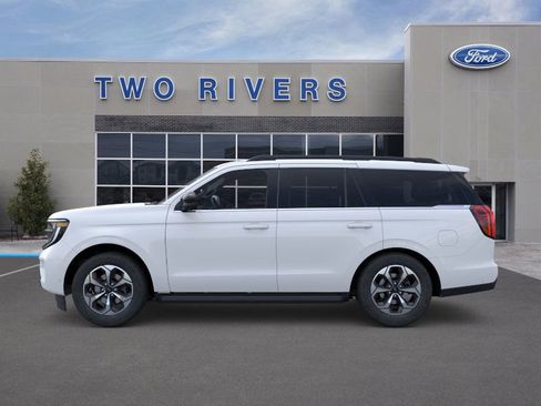 New 2026 Ford Expedition Active image 3