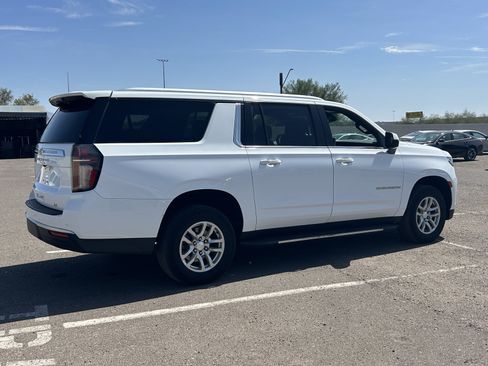 Used 2023 Chevrolet Suburban LT AWD/4WD image 5