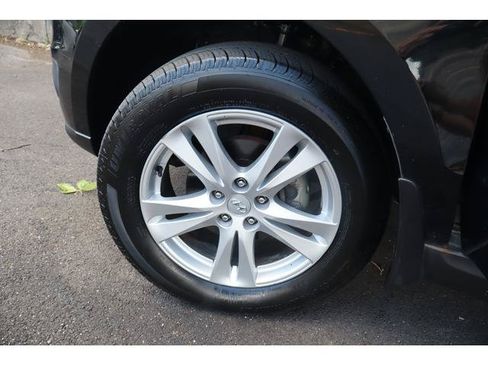 Used 2010 Hyundai Santa Fe Limited FWD image 17