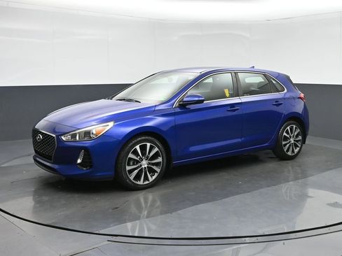 Used 2018 Hyundai Elantra GT image 3