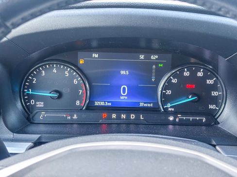 Used 2022 Ford Explorer XLT image 27