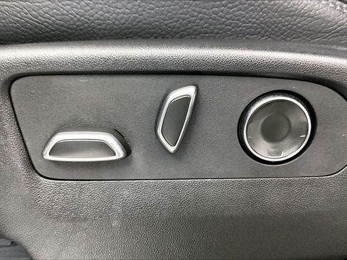 Used 2025 GMC Yukon XL Denali w/ LPO, Floor Liner Package AWD/4WD image 32